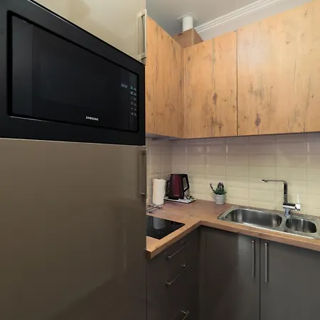 Butas Tako Parking Free